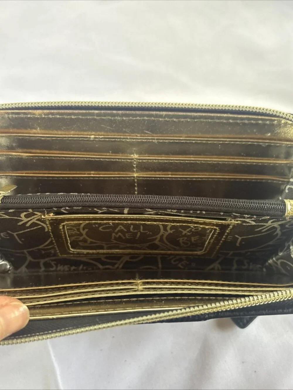 Betsy Johnson Full Zip Wallet Clutch Wristlet Black Leather Gold Roses Cheetah
